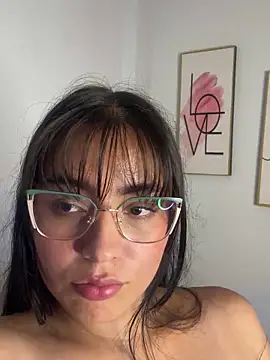 Snapshot of megan_cl chatting on February 16, 2025, 5:04 pm megan cl online show from February 16, 2025, 5:04 pm