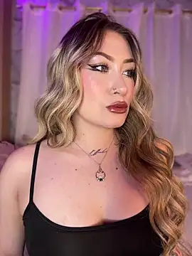 Lally Valencia   online show from June 26, 2026, 4:40 am