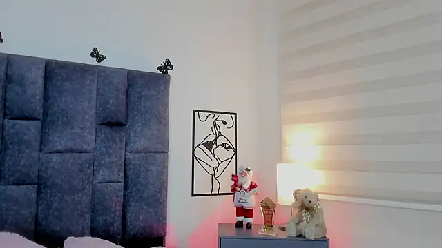 Violetta Ficher online show from December 23, 2025, 2:33 am