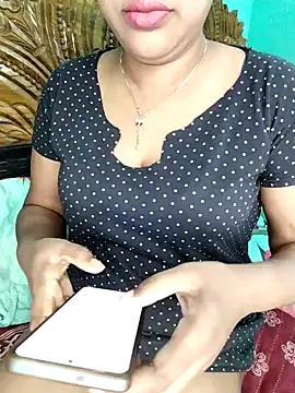 monekhan123 online show from December 5, 2025, 12:04 pm