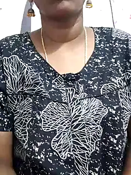 Snapshot of Tamil_Meera12 chatting on February 11, 2026, 3:06 am Tamil Meera12 online show from February 11, 2026, 3:06 am