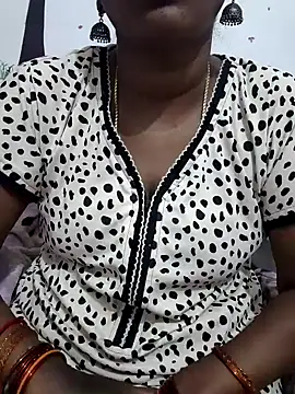 Snapshot of Tamil_Meera12 chatting on January 19, 2026, 6:28 am Tamil Meera12 online show from January 19, 2026, 6:28 am