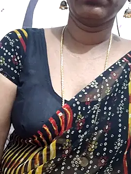 Snapshot of Tamil_Meera12 chatting on February 4, 2026, 5:08 pm Tamil Meera12 online show from February 4, 2026, 5:08 pm