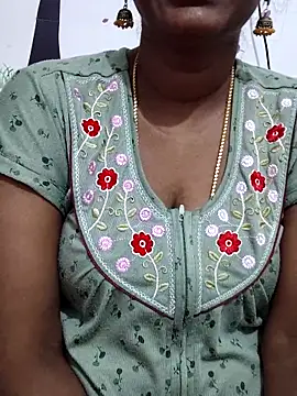 Snapshot of Tamil_Meera12 chatting on February 6, 2026, 3:13 am Tamil Meera12 online show from February 6, 2026, 3:13 am