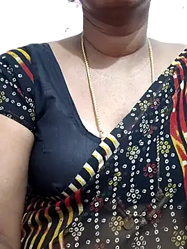 Snapshot of Tamil_Meera12 chatting on February 13, 2026, 5:35 pm Tamil Meera12 online show from February 13, 2026, 5:35 pm