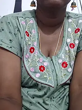 Snapshot of Tamil_Meera12 chatting on February 6, 2026, 5:31 pm Tamil Meera12 online show from February 6, 2026, 5:31 pm