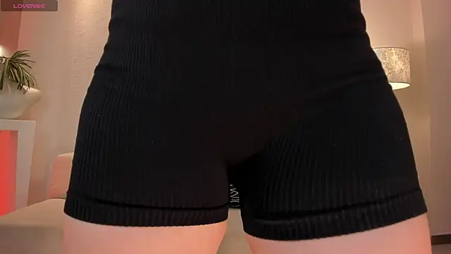 BeccaBaxter online show from February 5, 2026, 12:01 pm