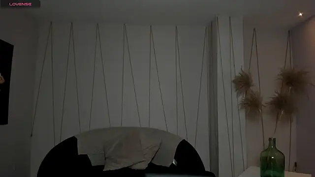 BeccaBaxter online show from June 18, 2026, 11:59 am