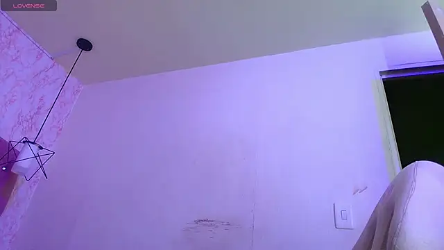 Raichell  online show from October 8, 2025, 3:30 am