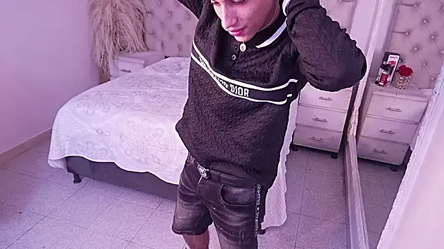 JhoanLeandro online show from April 16, 2026, 5:41 am