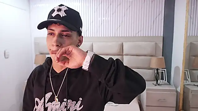 JhoanLeandro online show from March 6, 2026, 3:23 am