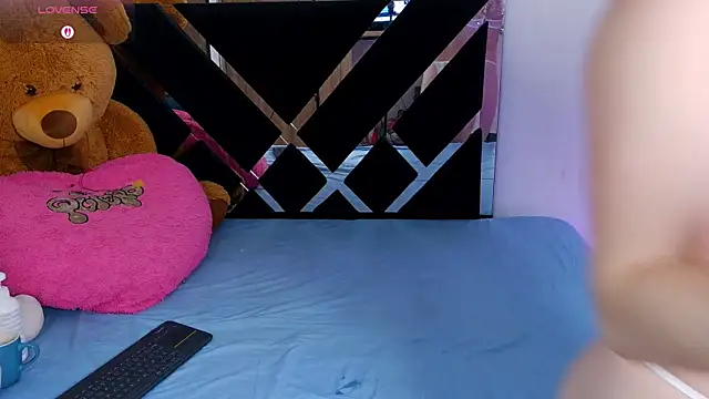 CatalinaSmith1 online show from March 3, 2026, 9:05 am