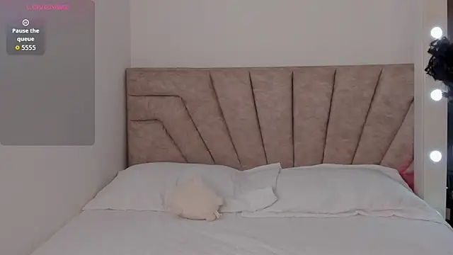 leahaltomm online show from November 11, 2025, 8:47 pm