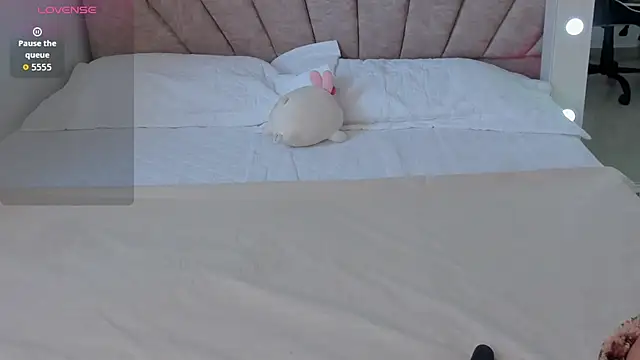 leahaltomm online show from November 10, 2025, 8:36 pm