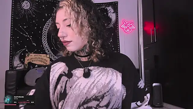 hazellwitch online show from October 3, 2025, 4:19 pm