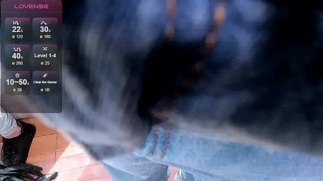 Daphne chers online show from October 29, 2025, 7:35 pm