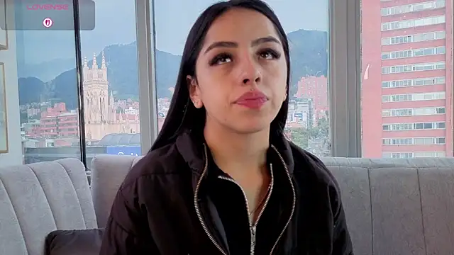 Daphne chers online show from April 14, 2026, 8:25 pm