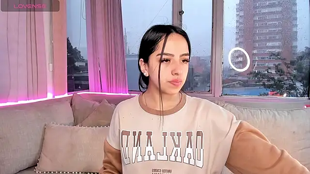 Daphne chers online show from November 20, 2025, 7:47 pm