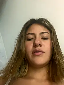 Snapshot of Andrea18_blonde chatting on December 13, 2025, 8:04 pm Andrea18 blonde online show from December 13, 2025, 8:04 pm