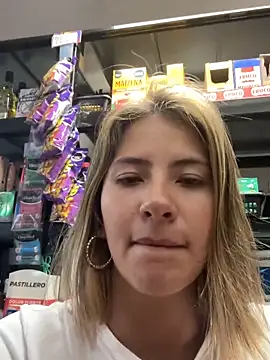 Andrea18 blonde online show from October 27, 2025, 11:27 pm