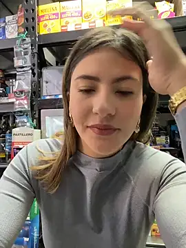 Snapshot of Andrea18_blonde chatting on May 29, 2026, 3:18 pm Andrea18 blonde online show from May 29, 2026, 3:18 pm