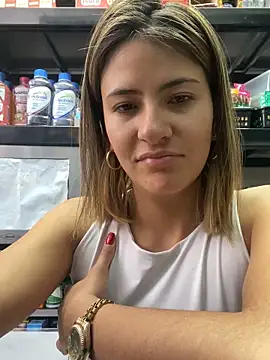 Andrea18 blonde online show from December 18, 2025, 3:05 pm