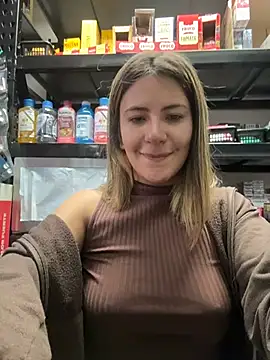 Andrea18 blonde online show from February 17, 2026, 12:02 pm