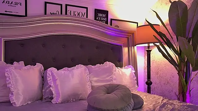 Snapshot of Amber_Luna chatting on September 28, 2025, 5:25 am Amber Luna online show from September 28, 2025, 5:25 am