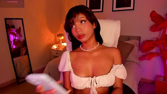 Gigi Strawberry online show from April 1, 2026, 6:26 am