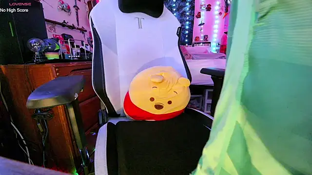 AaronSkeetman online show from June 6, 2026, 12:10 pm