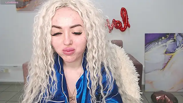 MissisCaty online show from February 16, 2025, 4:09 am