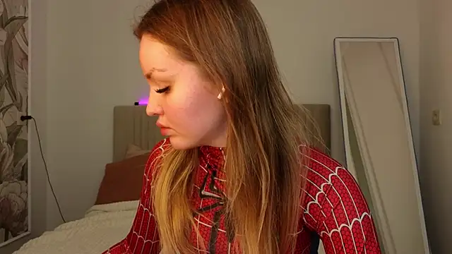 Lora Rosee online show from September 19, 2025, 11:47 am