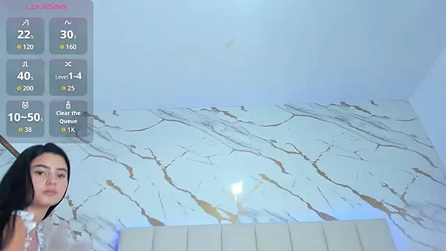  Emma whiitee  online show from December 19, 2025, 1:24 pm