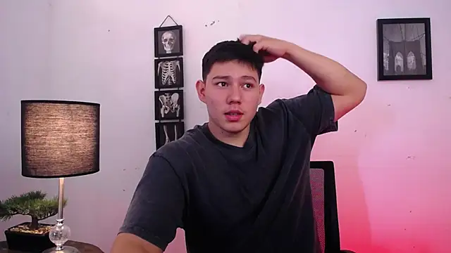 JamesCr  online show from November 6, 2025, 2:54 pm