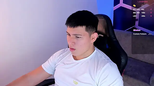 JamesCr  online show from February 22, 2026, 3:20 am