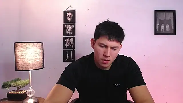 JamesCr  online show from November 16, 2025, 12:37 am