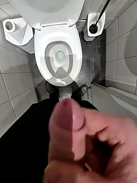 Oli0203xh online show from February 5, 2026, 9:32 pm