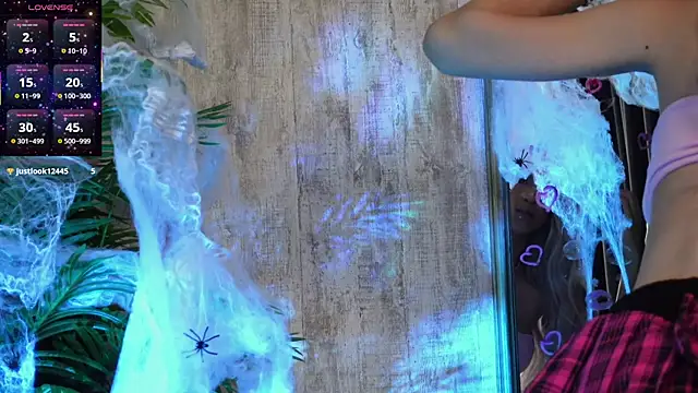 KarlaBart online show from October 23, 2025, 7:12 pm