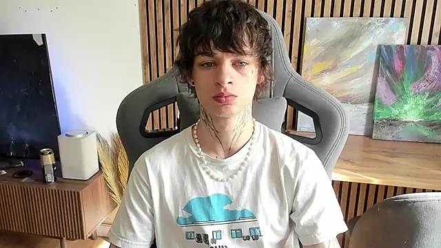 Original Oliverrgroove online show from July 1, 2026, 6:25 am
