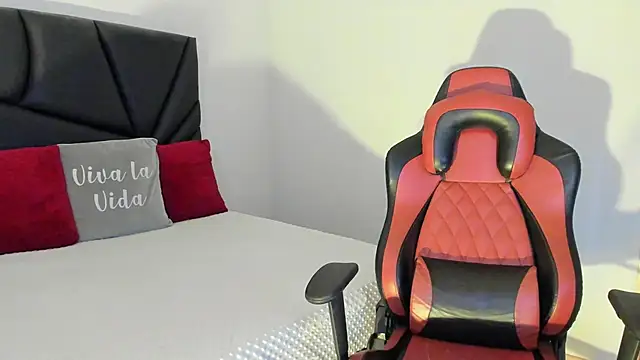 jessi lemuss online show from September 22, 2025, 12:33 pm