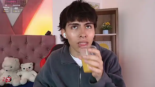 PepperTwink online show from March 5, 2026, 4:03 pm