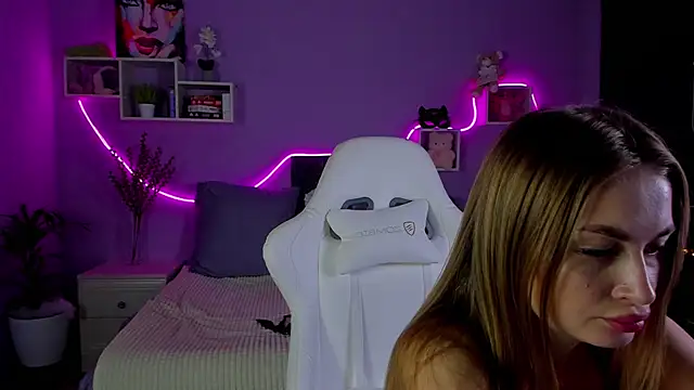 AnitaLamb online show from March 10, 2025, 8:39 am