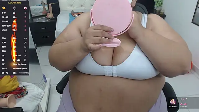 Snapshot of Aaliyah11 chatting on March 6, 2025, 2:41 am Aaliyah11 online show from March 6, 2025, 2:41 am