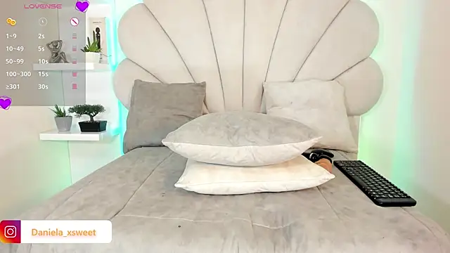 Danielaangelina online show from March 27, 2026, 8:26 am