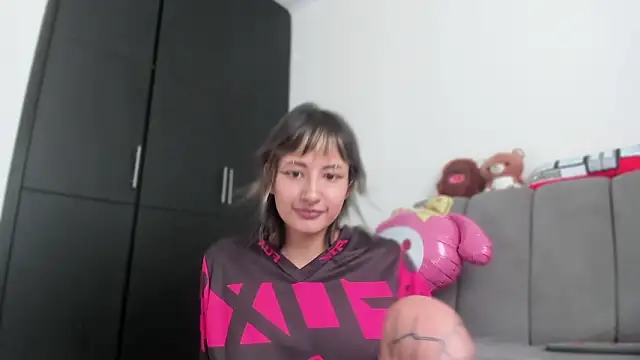 ggor4w33 online show from March 13, 2026, 8:47 pm