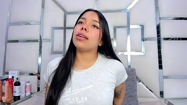 ZoeWan69 online show from November 14, 2025, 12:09 pm