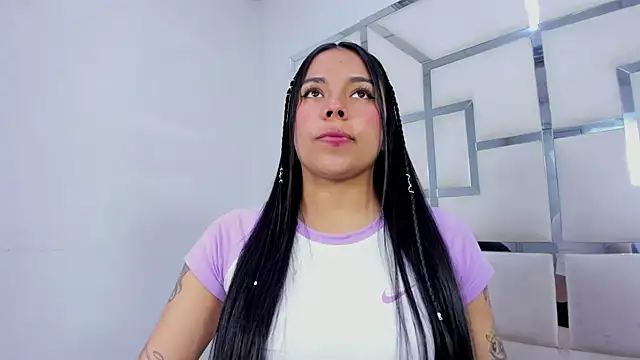 ZoeWan69 online show from September 14, 2025, 1:22 pm