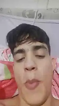 Snapshot of Santini26 chatting on February 4, 2025, 2:49 am Santini26 online show from February 4, 2025, 2:49 am