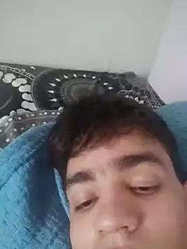 Snapshot of Santini26 chatting on February 4, 2025, 4:39 pm Santini26 online show from February 4, 2025, 4:39 pm