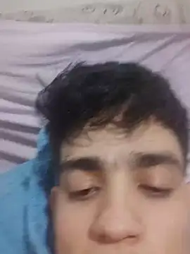 Snapshot of Santini26 chatting on February 6, 2025, 1:38 am Santini26 online show from February 6, 2025, 1:38 am